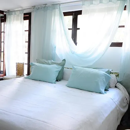 Uma Casa A Beira Sol לינה וארוחת בוקר 4*