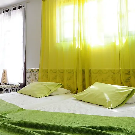 Uma Casa A Beira Sol לינה וארוחת בוקר 4*