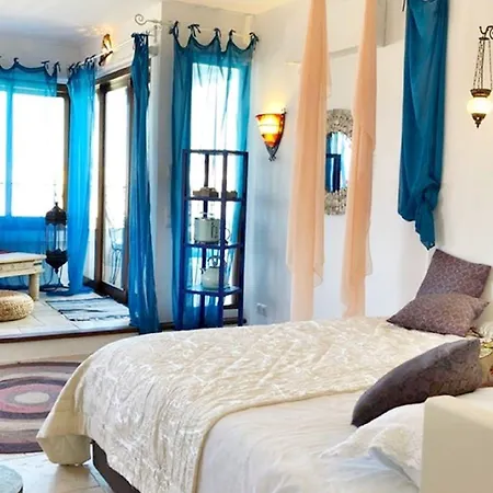 Uma Casa A Beira Sol 4*