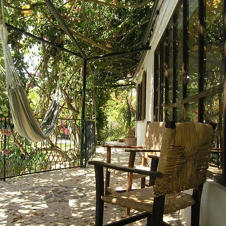 Uma Casa A Beira Sol לינה וארוחת בוקר 4*