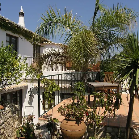 Uma Casa A Beira Sol לינה וארוחת בוקר 4*
