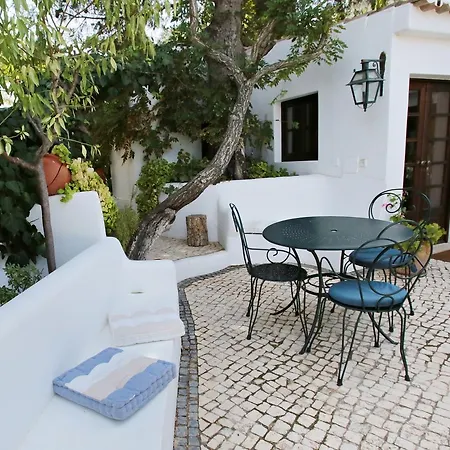 Uma Casa A Beira Sol Лагуш