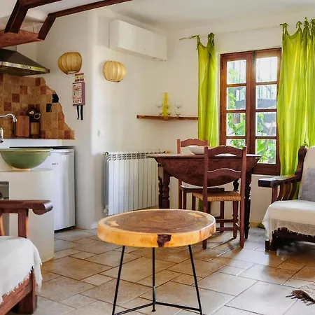 Uma Casa A Beira Sol Лагуш