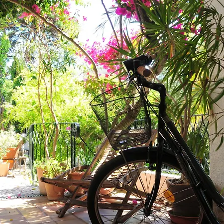 Uma Casa A Beira Sol 4*