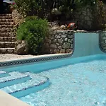 Alojamento de Acomodação e Pequeno-almoço Uma Casa A Beira Sol 4*